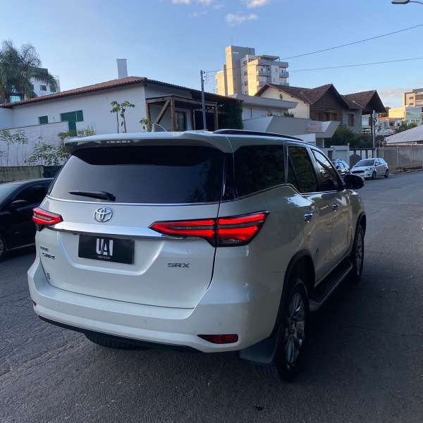 FotoCarro08- Toyota Hilux SW4 SRX
