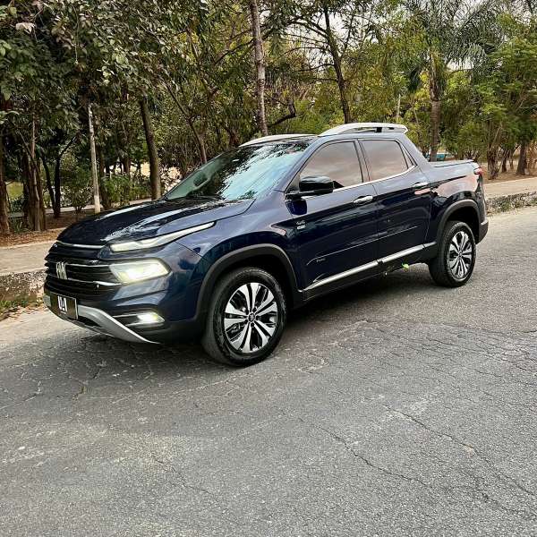 FotoCarro01-Fiat Toro Volcano - Azul