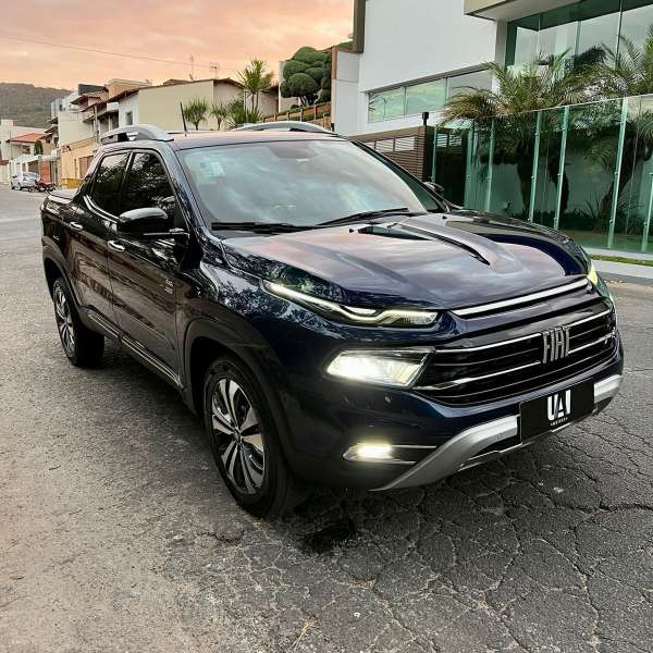 FotoCarro02- Fiat Toro Volcano - Azul