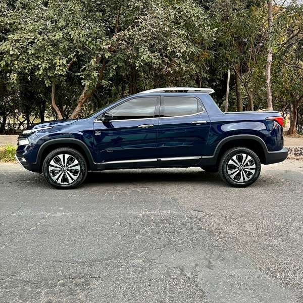FotoCarro04-Fiat Toro Volcano - Azul