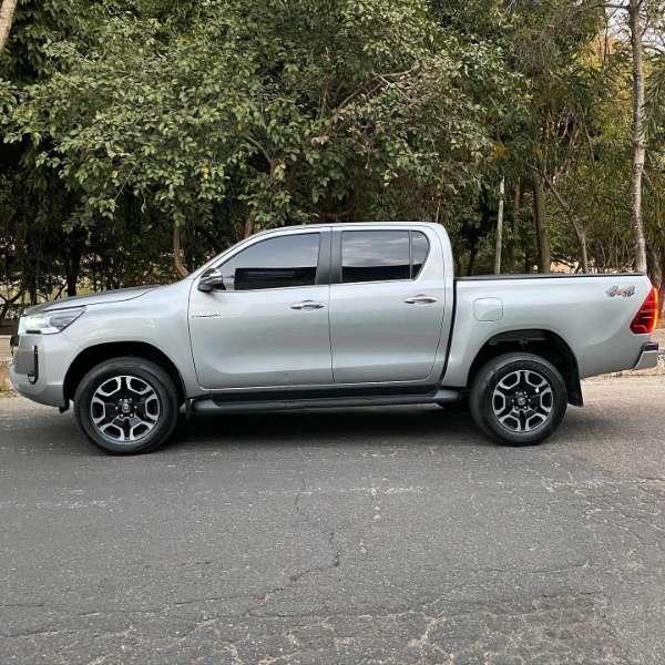 FotoCarro04-Toyota Hilux SRX