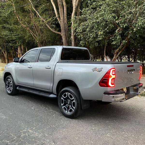 FotoCarro05-Toyota Hilux SRX