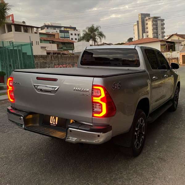 FotoCarro06-Toyota Hilux SRX