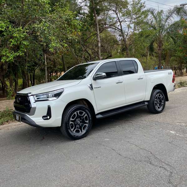 FotoCarro03- Toyota Hilux SRX CD