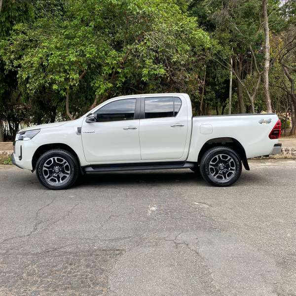 FotoCarro04-Toyota Hilux SRX CD