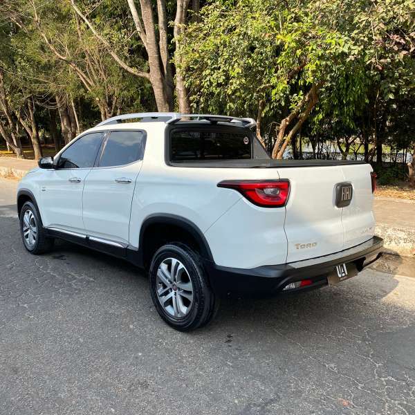 FotoCarro06-Fiat Toro Volcano Branca