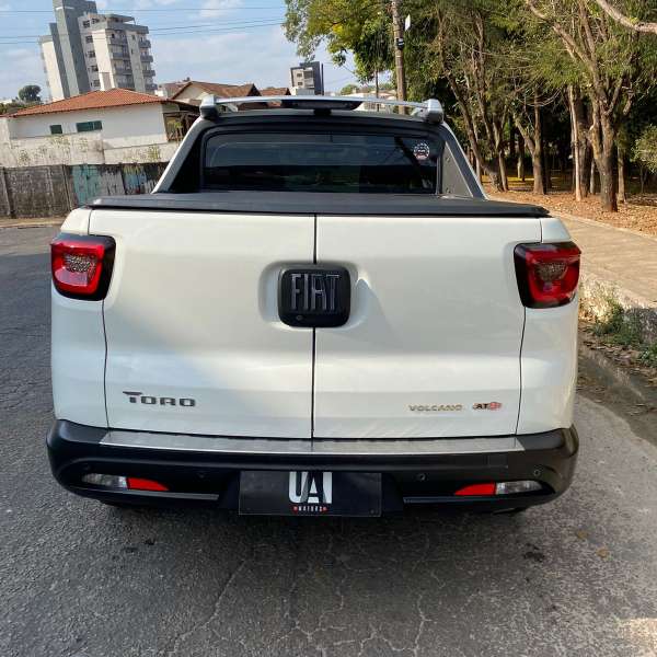 FotoCarro07-Fiat Toro Volcano Branca