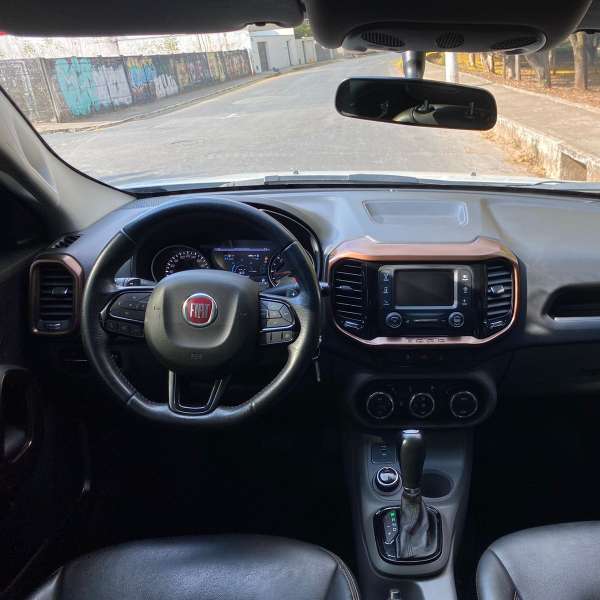 FotoCarro09-Fiat Toro Volcano Branca