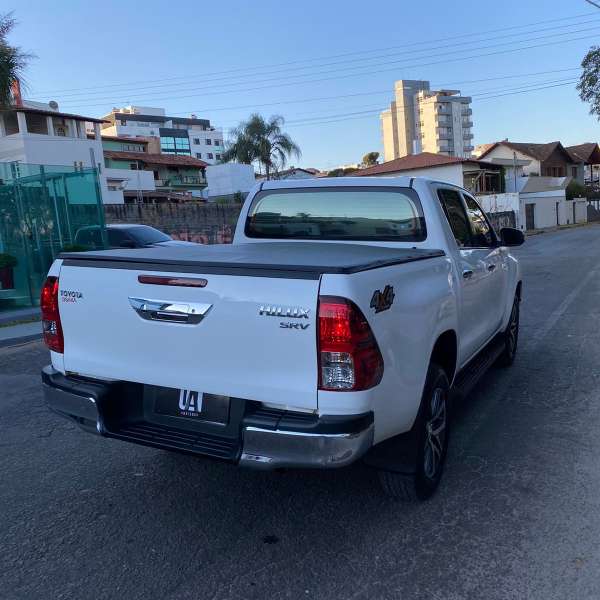 FotoCarro04-Toyota Hilux SRV