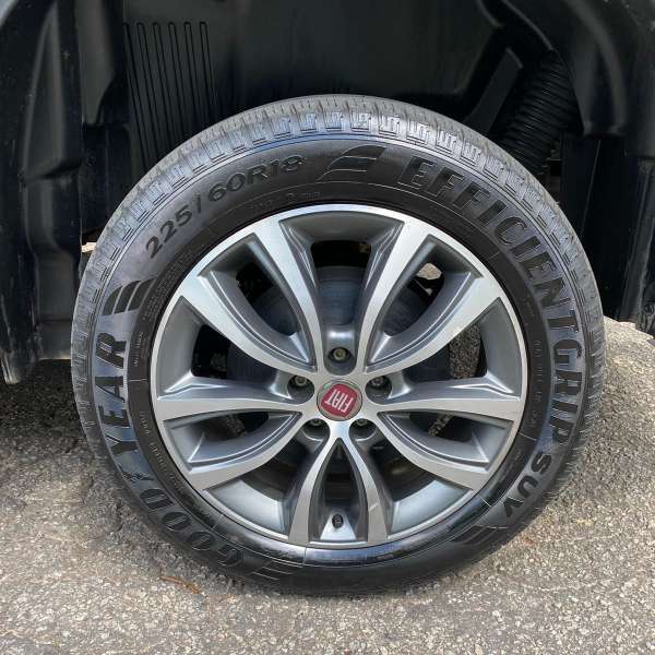 FotoCarro-Fiat Toro Volcano -preta