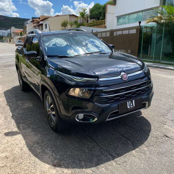 FotoCarro01- Fiat Toro Volcano -preta