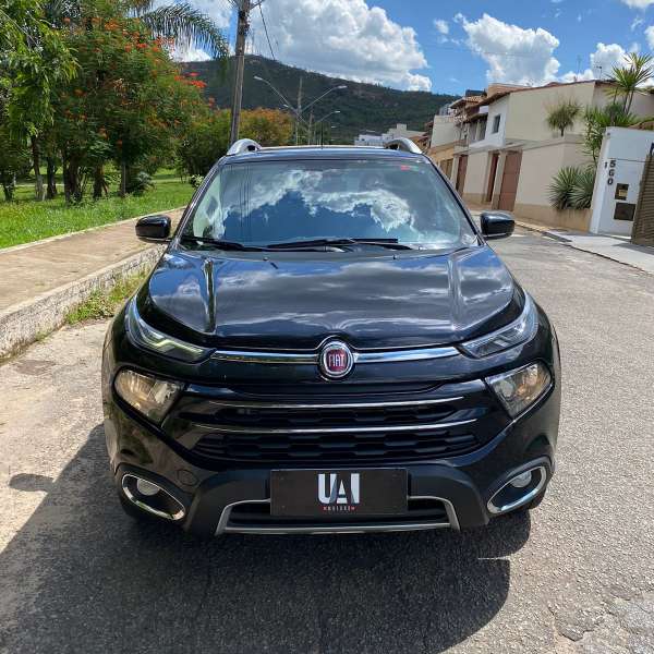 FotoCarro02-Fiat Toro Volcano -preta