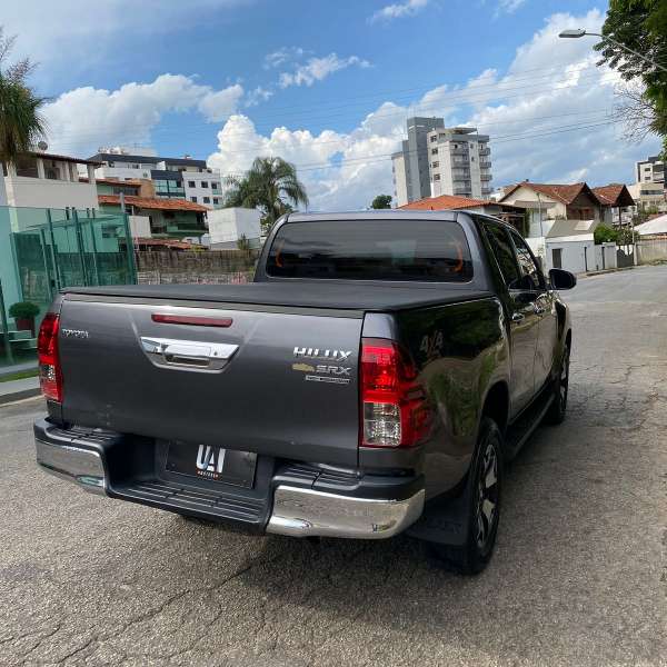 FotoCarro02-Toyota Hilux SRX