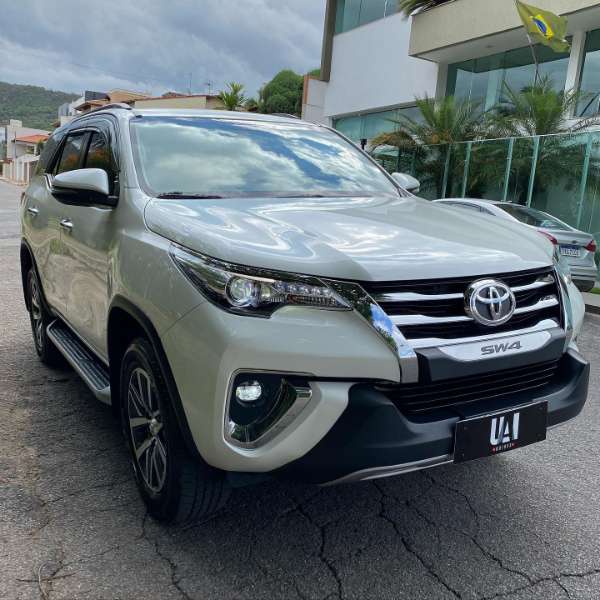 FotoCarro02- Toyota SW4 SRX