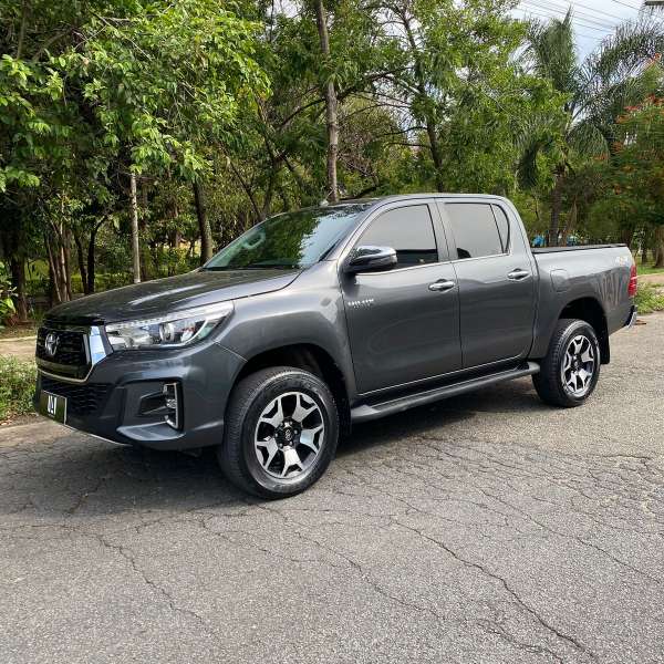 FotoCarro03-Toyota Hilux SRX