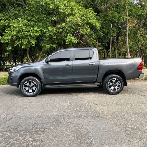 FotoCarro04- Toyota Hilux SRX