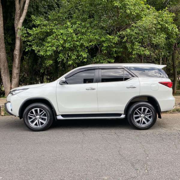 FotoCarro04- Toyota SW4 SRX