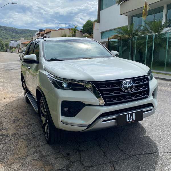 FotoCarro01- Toyota Hilux SW4 SRX