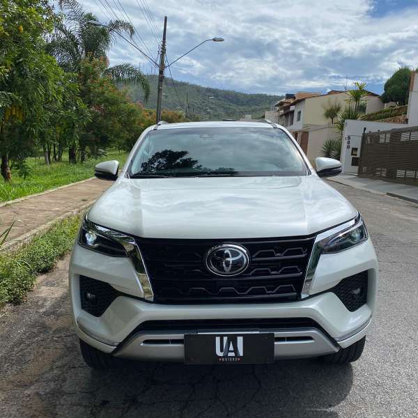 FotoCarro02- Toyota Hilux SW4 SRX