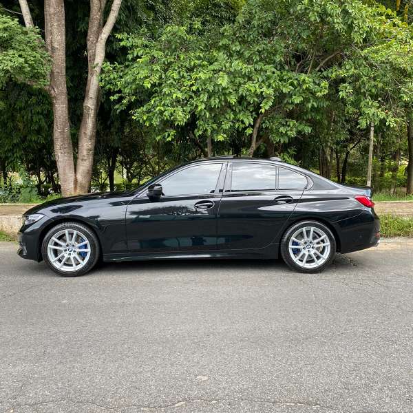 FotoCarro04- BMW 330I Sport