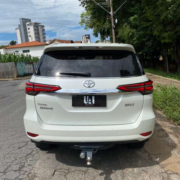 FotoCarro06 -Toyota Hilux SW4 SRX