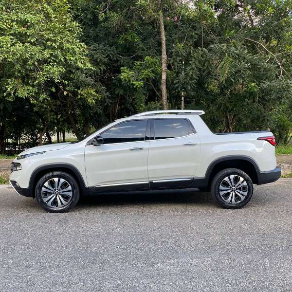 FotoCarro04-LFiat Toro Volcano Branca