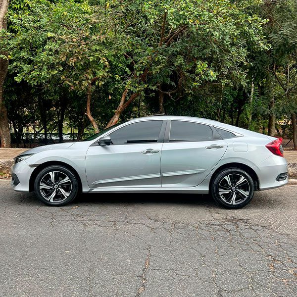 fot0o 04 - Honda Civic Touring Turbo