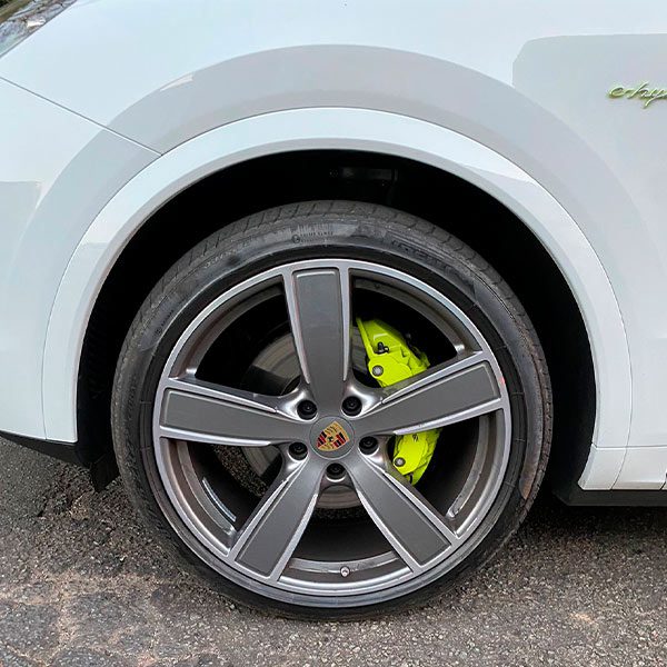 fot0o 04 -Porsche Cayenne Hybrid Branca