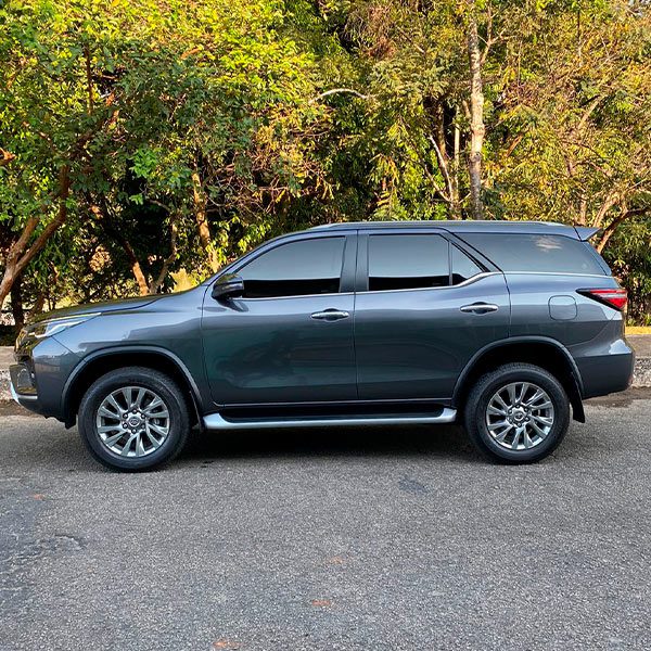fot0o 01 - Toyota SW4 SRX