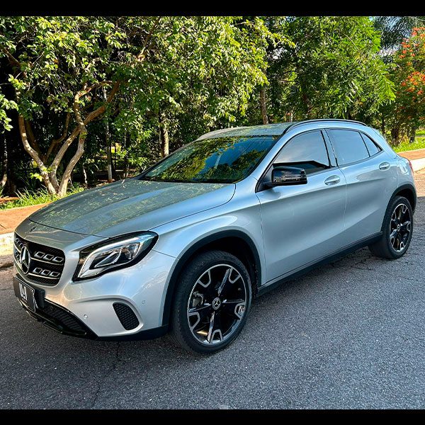 fot0o 02 -MERCEDES-BENZ GLA 200 1.6 CGI FLEX NIGHT 7G-DCT