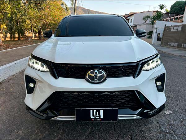 fot0o 02 TOYOTA HILUX SW4 2.7 SR 4X2 16V FLEX 4P AUTOMÁTICO_