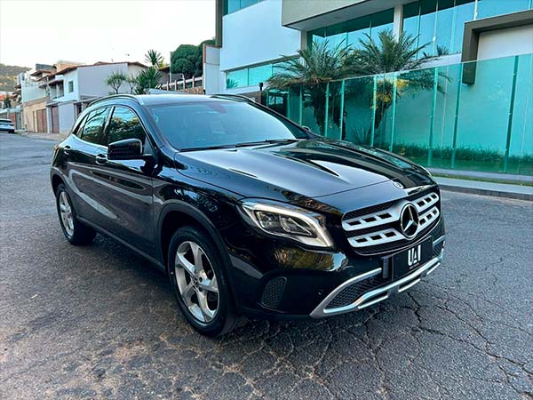 fot0o 01 MERCEDES-BENZ GLA 200 1.6 CGI