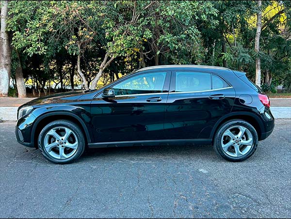 fot0o 04 MERCEDES-BENZ GLA 200 1.6 CGI