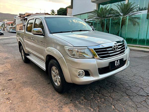 fot0o 01 TOYOTA HILUX 2.7 SRV 4X4 CD 16V