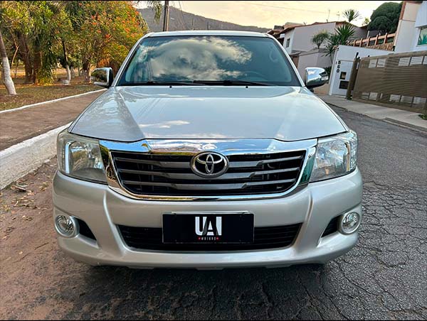fot0o 02 TOYOTA HILUX 2.7 SRV 4X4 CD 16V