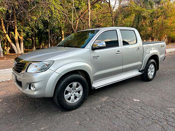 fot0o 03 TOYOTA HILUX 2.7 SRV 4X4 CD 16V