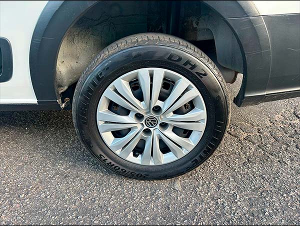 fot0o 05 VOLKSWAGEN SAVEIRO 1.6 MSI ROBUST CS 8V