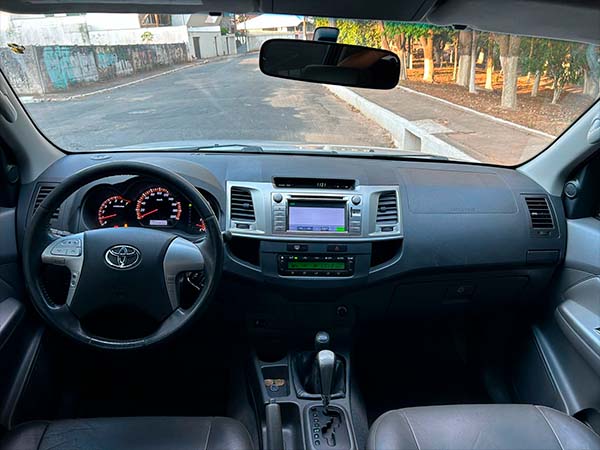 foto 09 TOYOTA HILUX 2.7 SRV 4X4 CD 16V