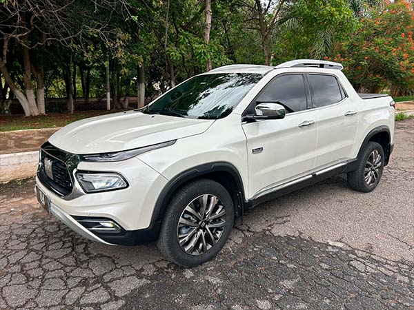 fot0o 03 FIAT TORO 2.0 16V TURBO RANCH 4WD AT9