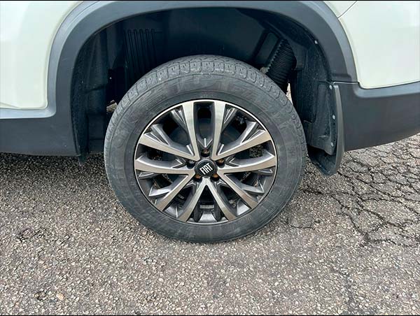 fot0o 05 FIAT TORO 2.0 16V TURBO RANCH 4WD AT9
