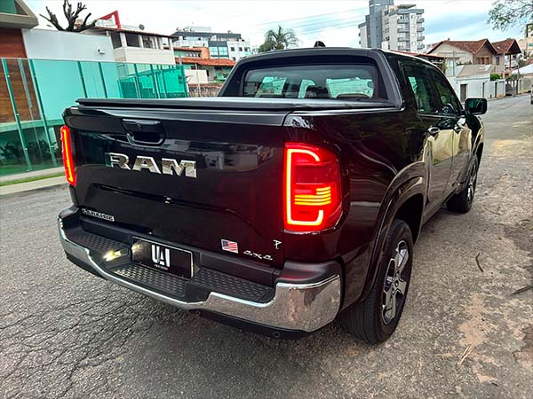 foto 08 RAM RAMPAGE 2.0 TURBO DIESEL LARAMIE 4X4
