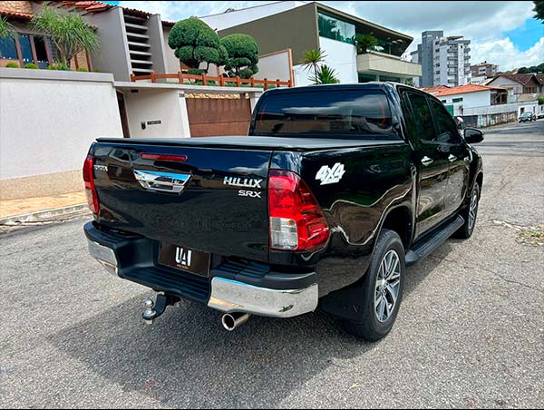 fot0o 02 TOYOTA HILUX 2.8 SRX 4X4 CD 16V DIESEL 4P